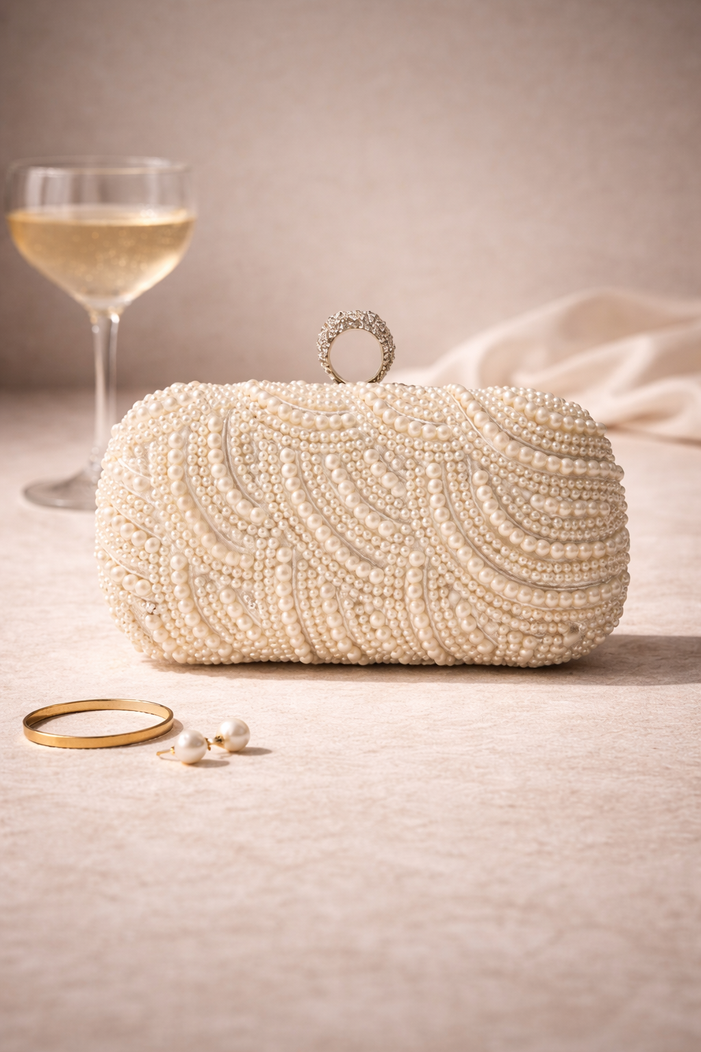The Pearl Reception Clutch